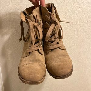 Tan boots 6 1/2 super comfy!